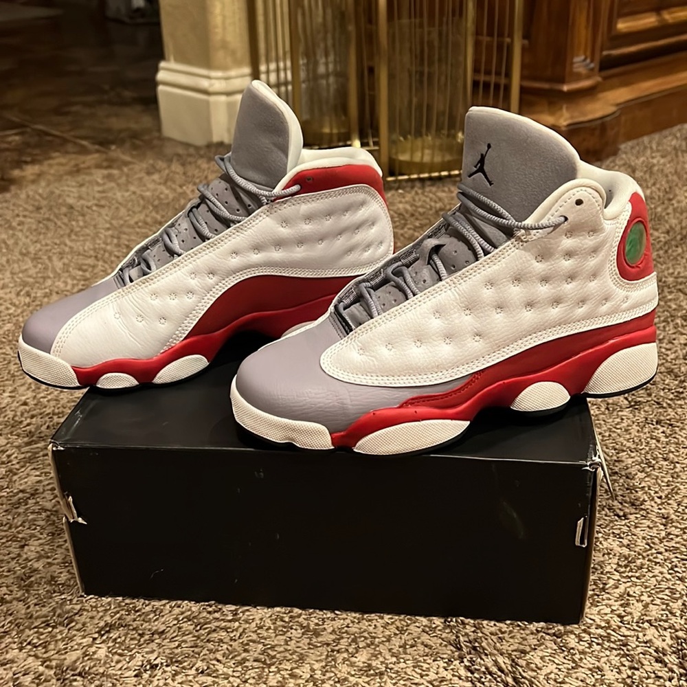 Air Jordan 13 Retro size 6 youth woman’s 8